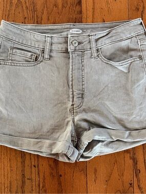 Old Navy Women's Light Gray Denim Roll-Cuff Shorts